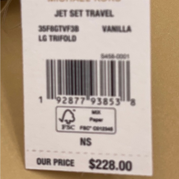 Michael Kors Jet Set Travel Trifold Wallet - Picture 9 of 10